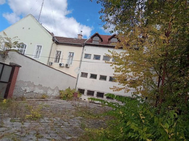 Eladó ipari ingatlan, Budapesten, XX. kerületben 390 M Ft