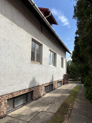 Eladó családi ház, Bicskén 109.9 M Ft, 3+3 szobás