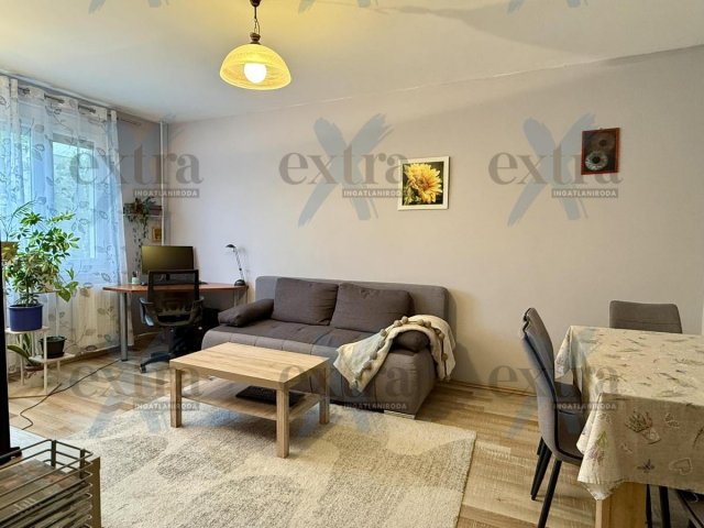 Eladó panellakás, Szegeden 44.9 M Ft, 2 szobás