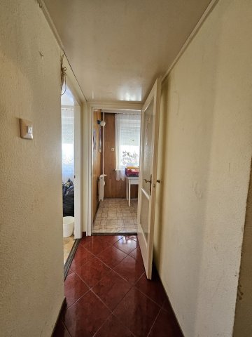 Eladó panellakás, Székesfehérvárott, Gáz utcában 42.9 M Ft