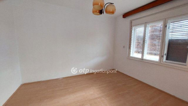 Eladó családi ház, Dévaványán 14 M Ft, 2 szobás