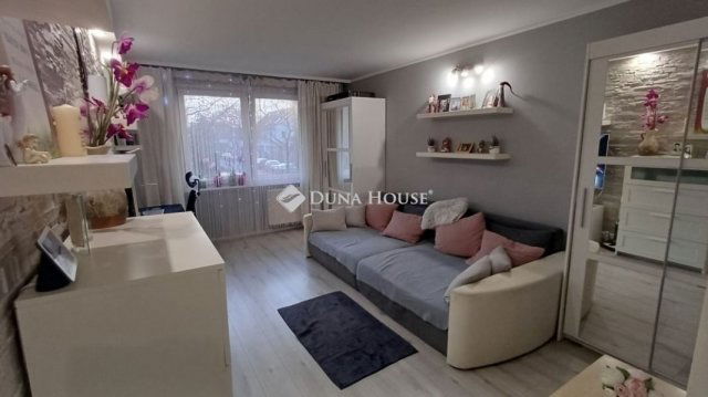 Eladó panellakás, Budapesten, XV. kerületben 64.9 M Ft, 2 szobás