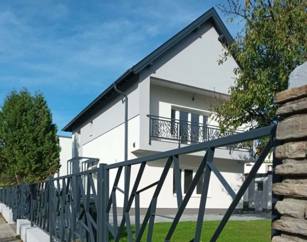 Eladó családi ház, Hévízen 119.9 M Ft, 4 szobás