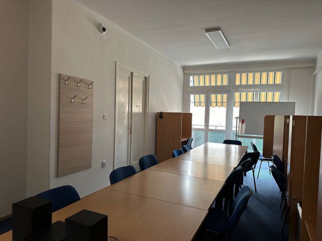 Eladó iroda, Debrecenben 110 M Ft, 4 szobás / költözzbe.hu