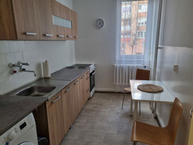 Kiadó téglalakás, albérlet, Tatabányán 150 E Ft / hó