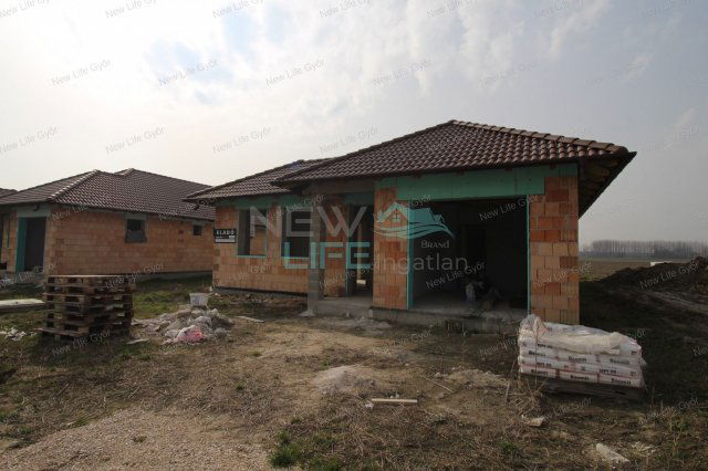 Eladó családi ház, Győrladaméren 93 M Ft, 3 szobás