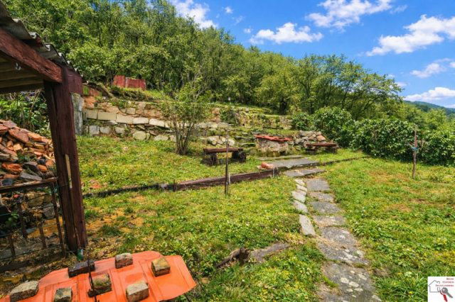 Eladó családi ház, Pécsett 51.5 M Ft, 2+1 szobás