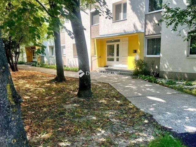 Eladó panellakás, Veszprémben 55 M Ft, 2+1 szobás