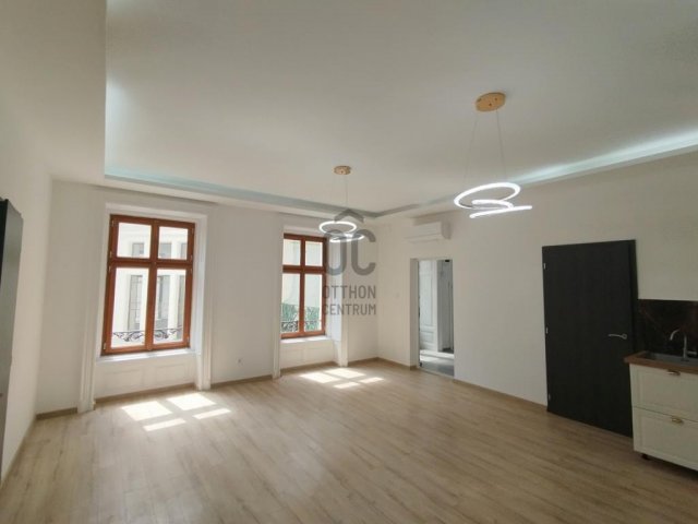 Eladó téglalakás, Budapesten, V. kerületben 275.4 M Ft, 7 szobás