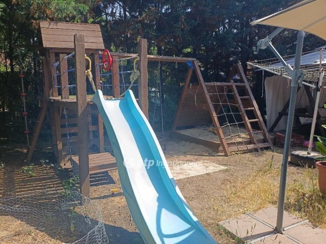Eladó családi ház, Érden 149.9 M Ft, 5+1 szobás