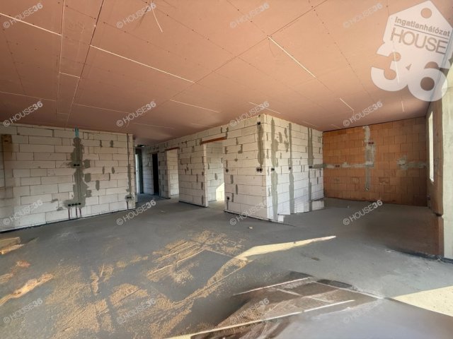 Eladó ikerház, Kecskeméten 83.9 M Ft, 4 szobás