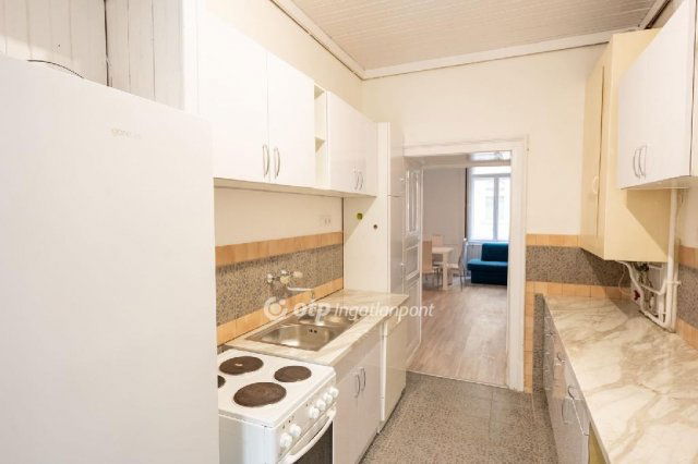 Eladó téglalakás, Budapesten, VI. kerületben 68 M Ft, 2 szobás