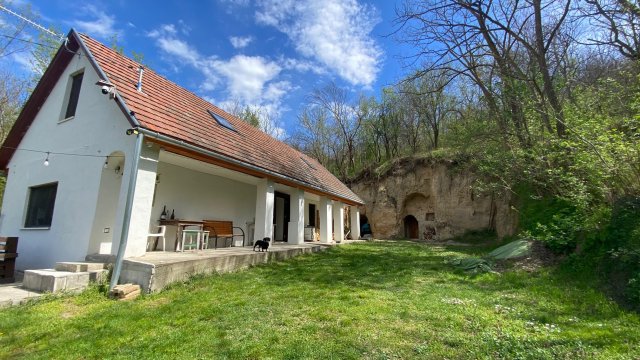 Eladó családi ház, Ozorán 31.5 M Ft, 2 szobás