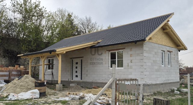 Eladó családi ház, Enyingen 45.9 M Ft, 3 szobás