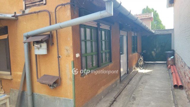 Eladó családi ház, Csongrádon 20.5 M Ft, 2 szobás