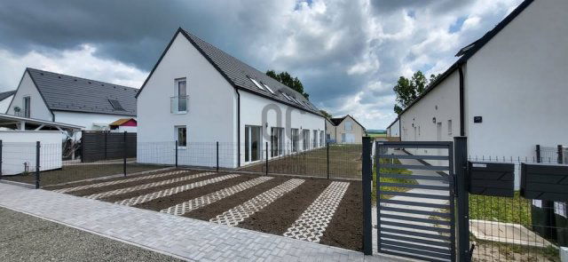 Eladó sorház, Vácon 95.9 M Ft, 4 szobás / költözzbe.hu