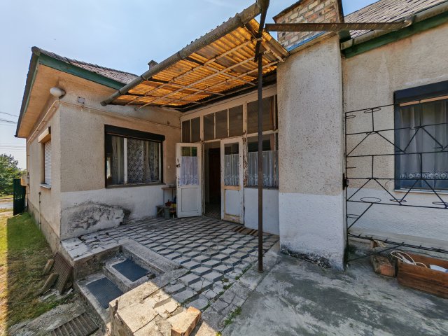 Eladó családi ház, Kesztölcön, Esztergomi utcában 39 M Ft