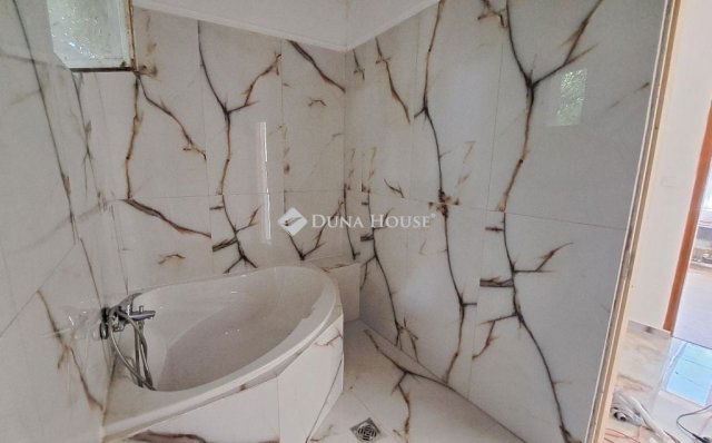 Eladó családi ház, Zsámbokon 49.9 M Ft, 3+1 szobás