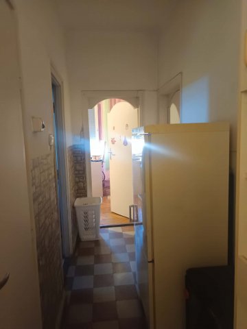 Eladó téglalakás, Komlón, Vörösmarty Mihály utcában 11.9 M Ft