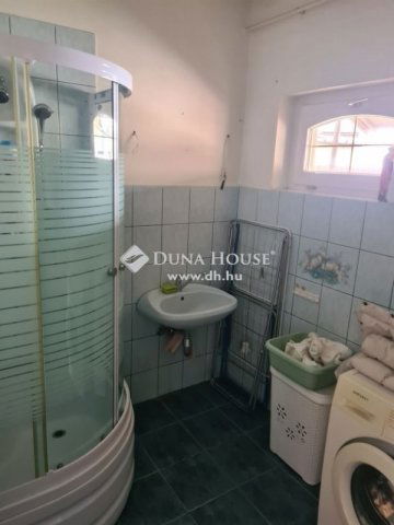 Eladó téglalakás, Gyálon 80 M Ft, 4 szobás