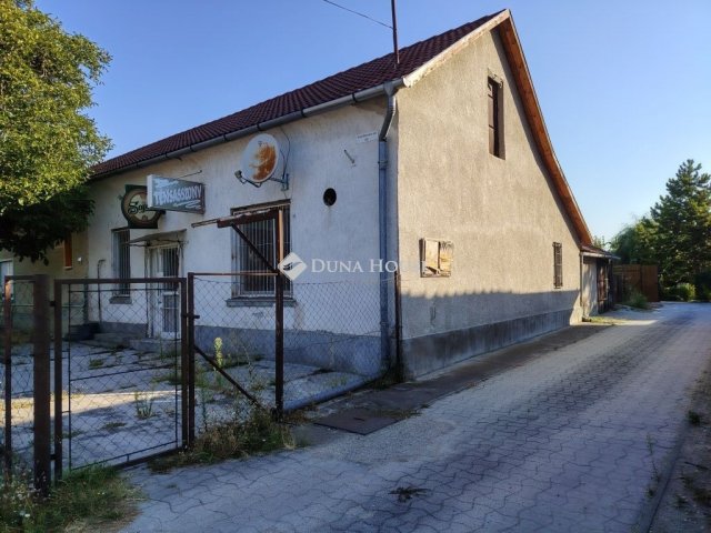 Eladó üzlethelyiség, Szabadbattyánban 24 M Ft