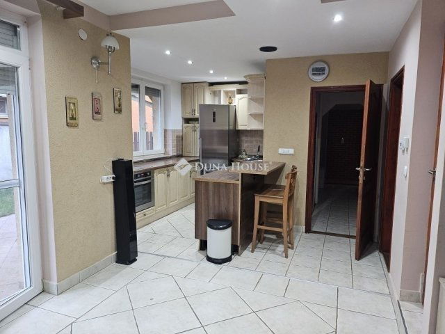 Eladó családi ház, Fóton 142.5 M Ft, 4+1 szobás