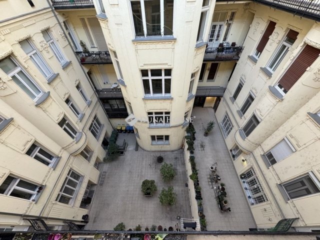 Eladó téglalakás, Budapesten, V. kerületben 68.99 M Ft, 1 szobás