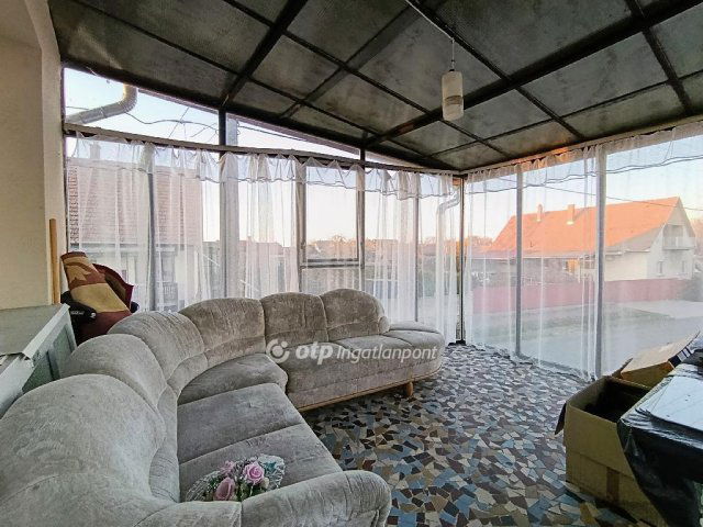 Eladó családi ház, Jászfényszarun 64.9 M Ft, 3 szobás