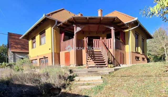 Eladó családi ház, Vácrátóton 140 M Ft, 4 szobás