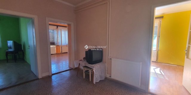 Eladó családi ház, Szombathelyen 69.9 M Ft, 5 szobás