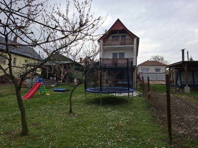 Eladó nyaraló, Zalakaroson 36.6 M Ft, 5 szobás