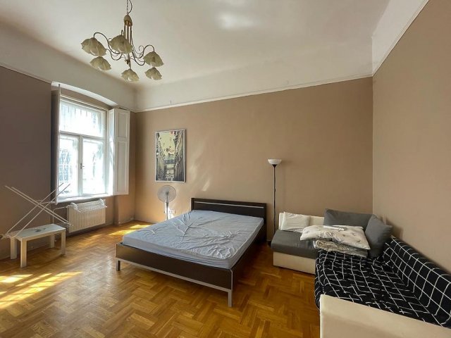 Eladó téglalakás, Budapesten, VI. kerületben, Rózsa utcában