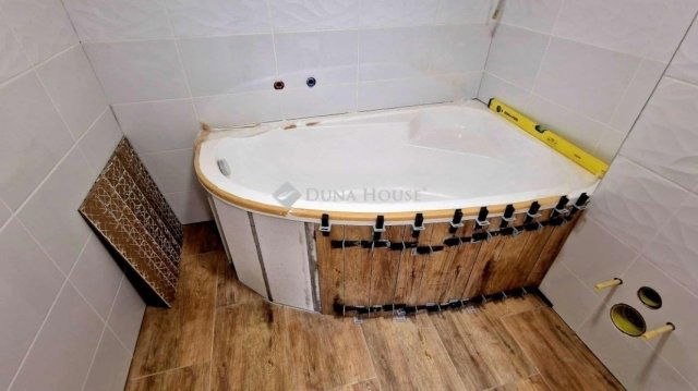 Eladó téglalakás, Budapesten, X. kerületben 48.4 M Ft, 1 szobás