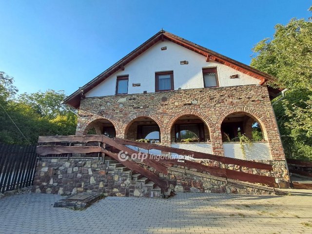 Eladó hotel, Herenden 750 M Ft / költözzbe.hu