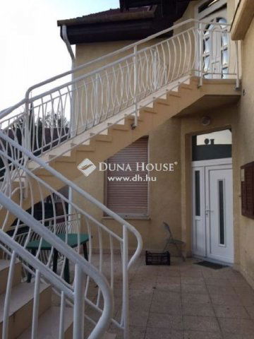 Eladó családi ház, Budapesten, X. kerületben 310 M Ft, 9 szobás