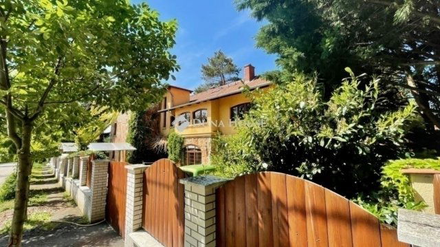 Eladó családi ház, Budapesten, II. kerületben 295 M Ft, 9 szobás