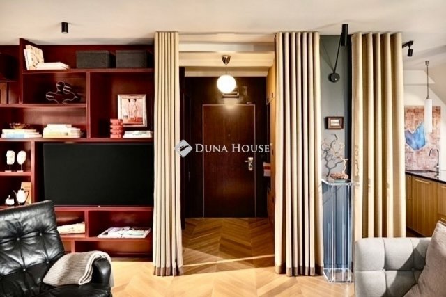 Eladó téglalakás, Budapesten, VI. kerületben 183 M Ft, 3 szobás