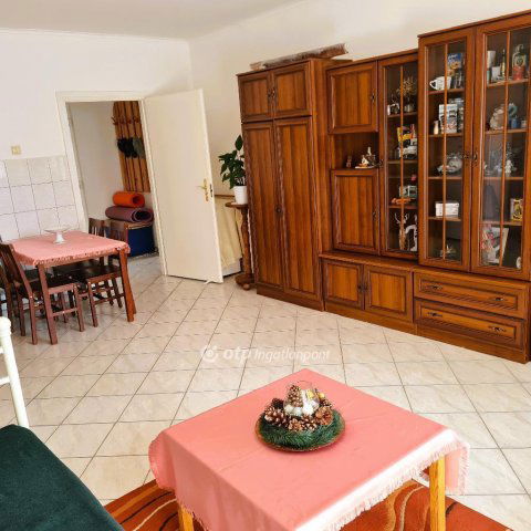 Eladó családi ház, Veszprémben 149.9 M Ft, 8+2 szobás