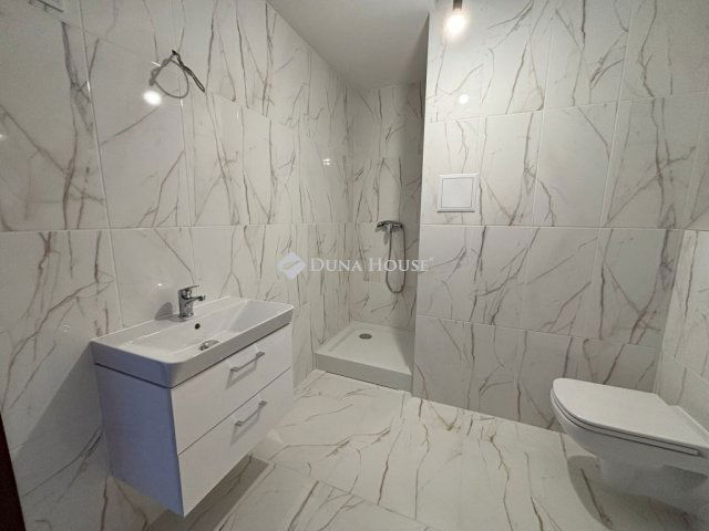 Eladó téglalakás, Sopronban 39.9 M Ft, 1 szobás