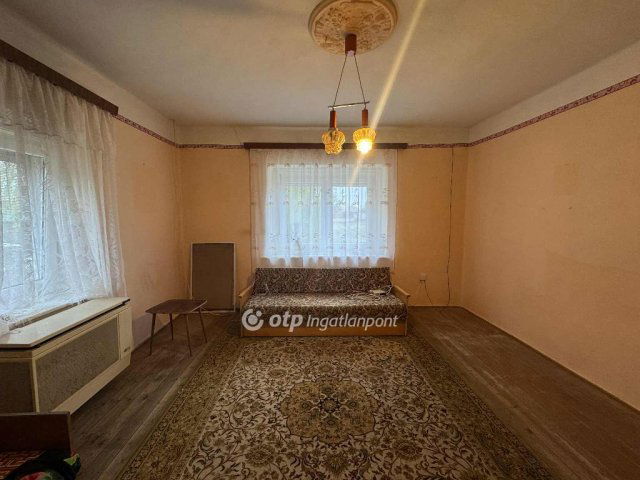 Eladó családi ház, Hosszúpályin 19.999 M Ft, 2 szobás