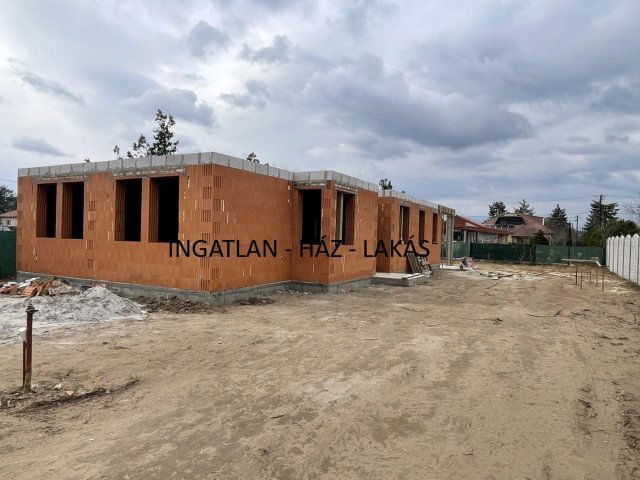 Eladó családi ház, Veresegyházon 139.9 M Ft, 5 szobás