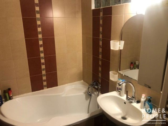 Eladó téglalakás, Szegeden 52.5 M Ft, 2 szobás