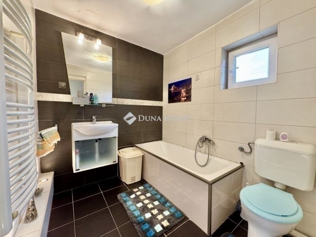 Eladó családi ház, Üllőn 91.9 M Ft, 4 szobás