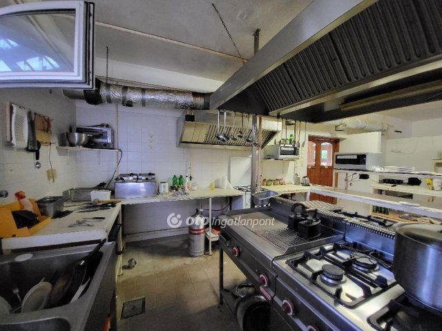 Eladó üzlethelyiség, Siófokon 211 M Ft / költözzbe.hu