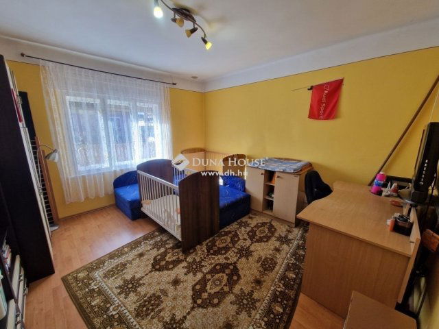 Eladó családi ház, Baján 36.5 M Ft, 3 szobás