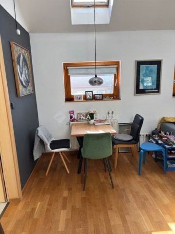 Eladó téglalakás, Pécsett 64.999 M Ft, 2 szobás