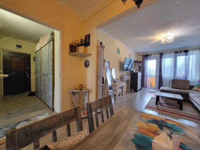 Eladó panellakás, Győrött 59.9 M Ft, 2 szobás