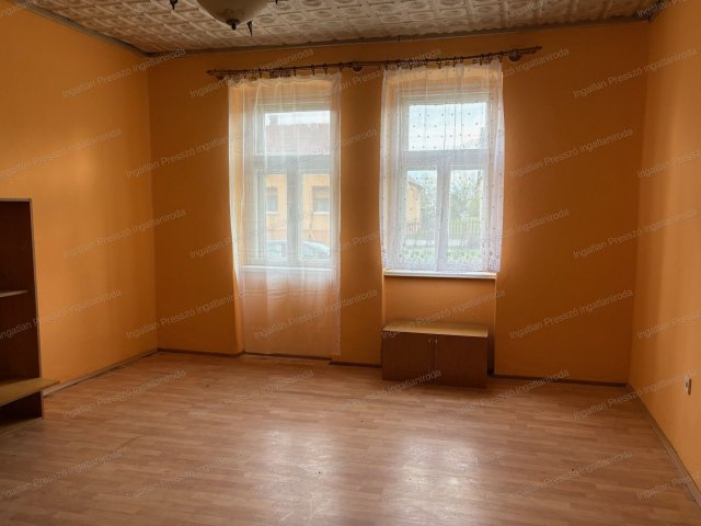 Eladó családi ház, Kemenespálfán 7.5 M Ft, 3 szobás