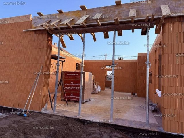 Eladó családi ház, Alsónémediben 115 M Ft, 4 szobás