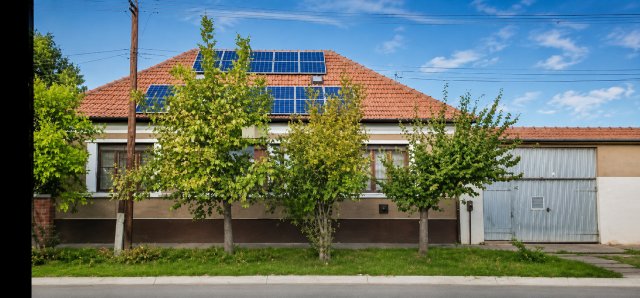 Eladó családi ház, Cegléden 85 M Ft, 3 szobás
